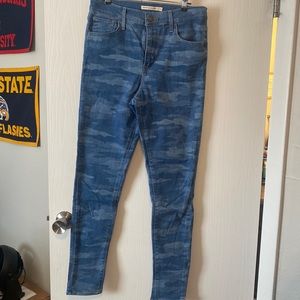 Levi’s 720 camo skinny jeans